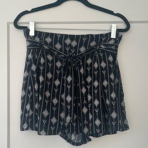 Forever 21 - Print Shorts (Medium)